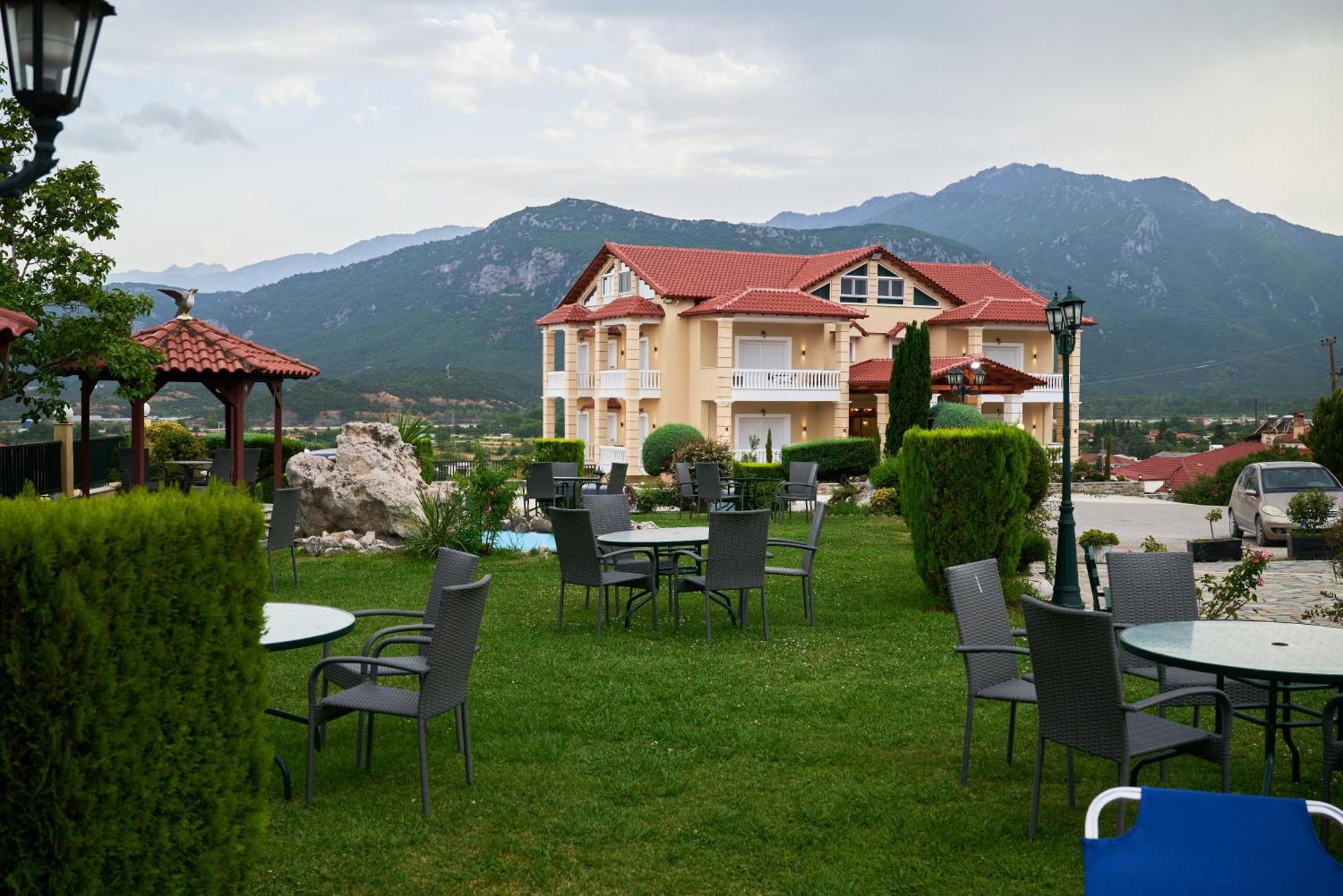 Famissi Suites 2 Kalambaka Exterior foto